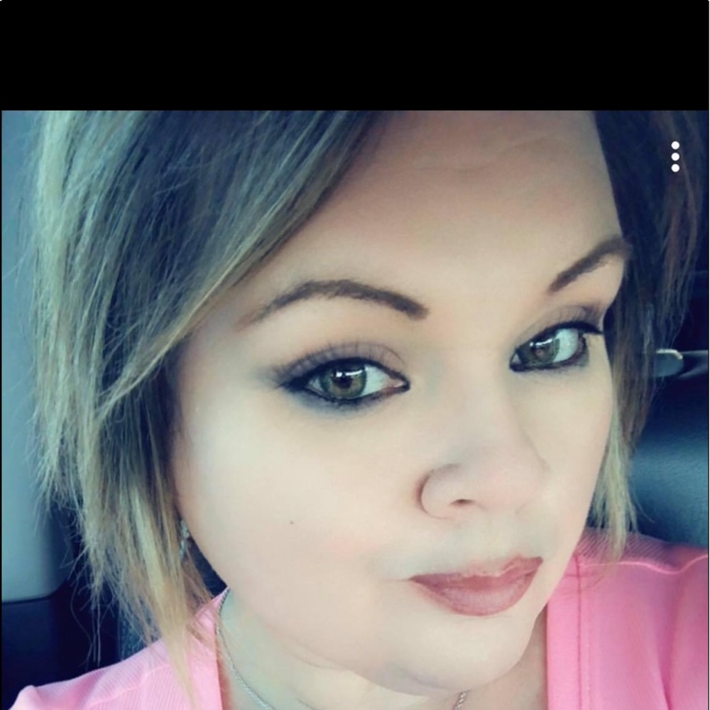 Meet your Posher, Lorena